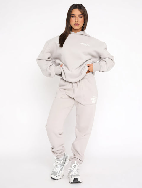 Luxe Lounge Set – White Fox Edition