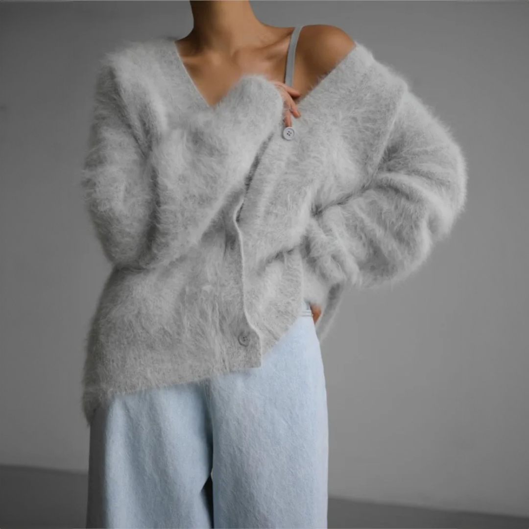 Lilian | Dames Trui met V-Hals en Knoopsluiting | Oversized Cardigan
