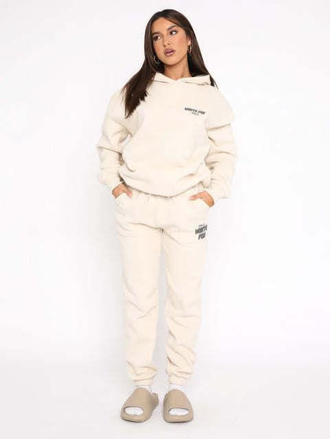 Luxe Lounge Set – White Fox Edition