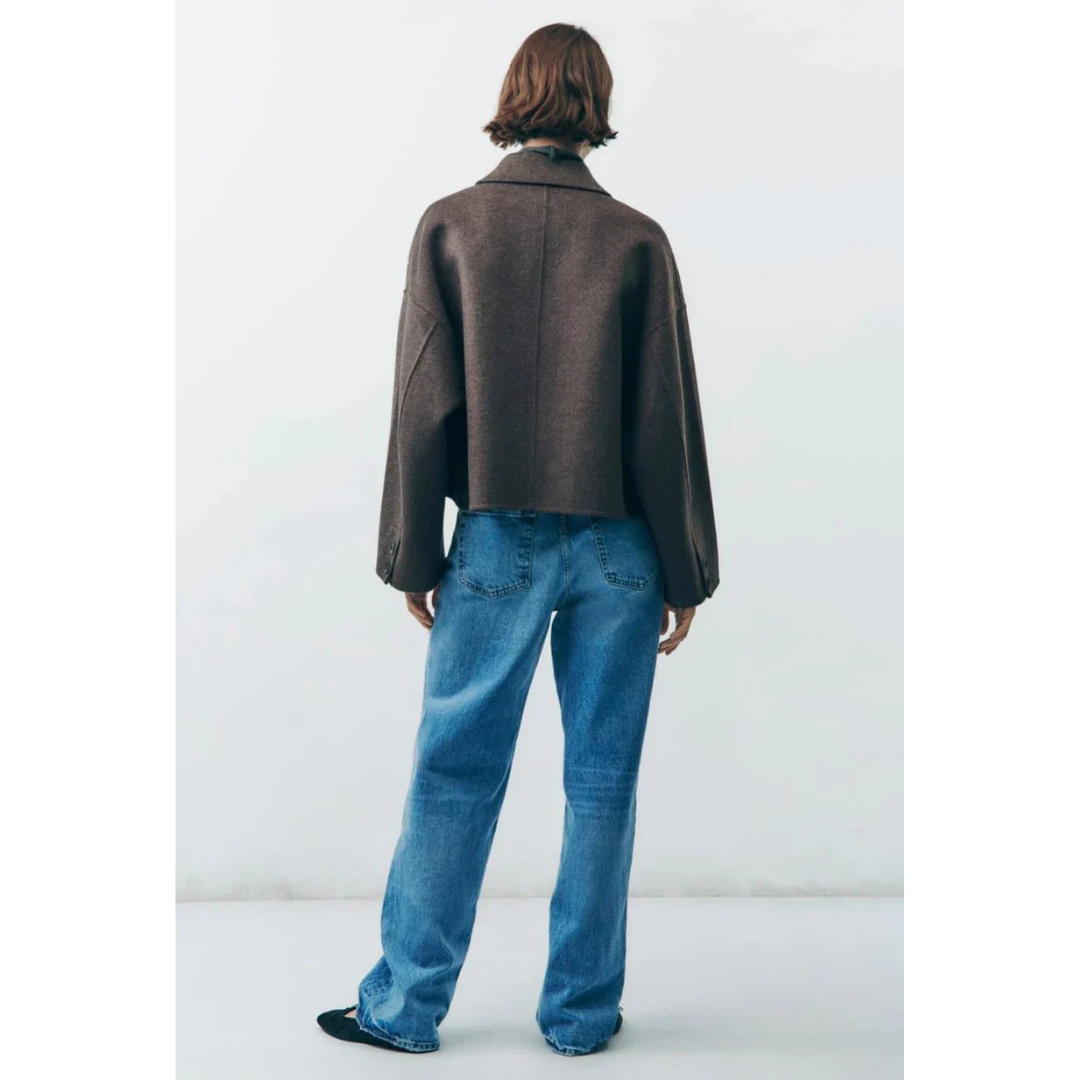 Lisanne | Dames Korte Jas | Enkelrijig Getailleerd Met Revers En Verticale Zakken