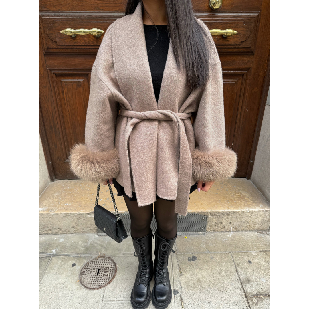 Lucy | Dames Korte Jas | Dubbelzijdige Wollen Jas met Bont en Afneembare Ceintuur