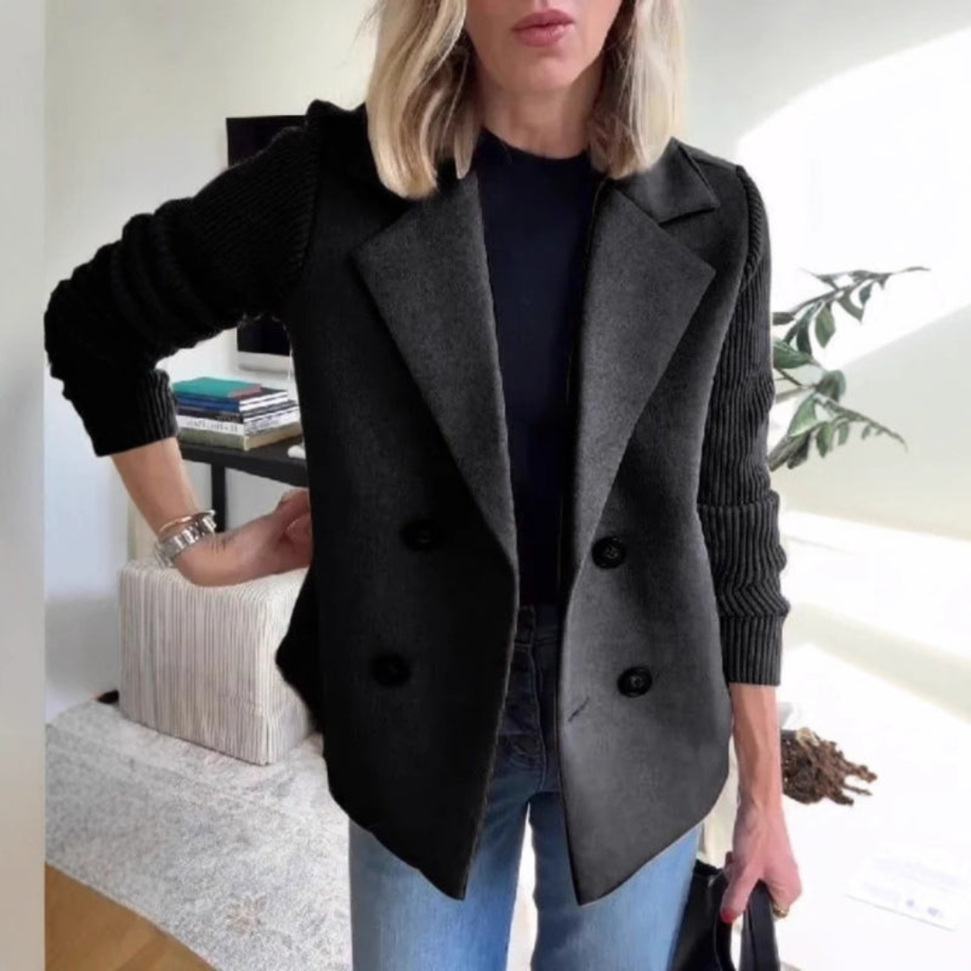 Kyra | Dames Blazer | Patchwork Mouw & Dubbel Geknoopt Kort Jasje