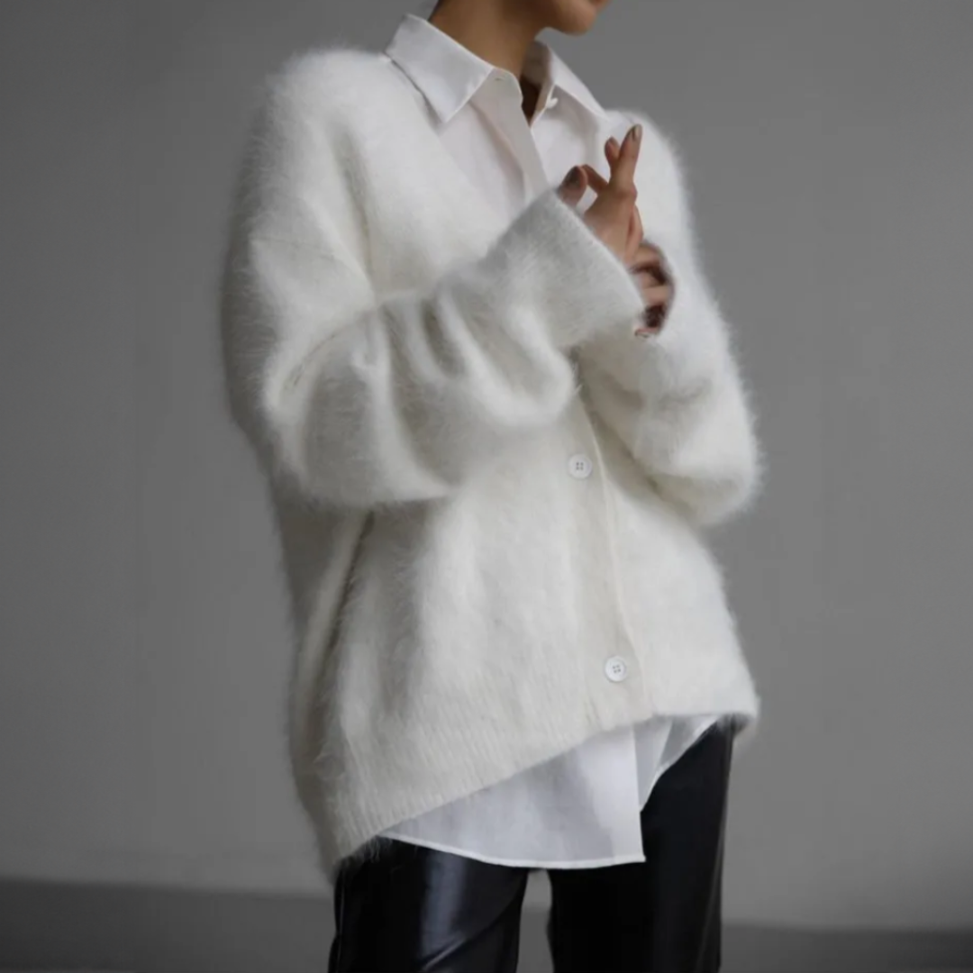 Lilian | Dames Trui met V-Hals en Knoopsluiting | Oversized Cardigan